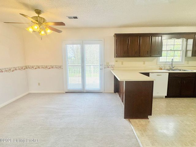 2806 Oakwood Dr, Bardstown, KY 40004