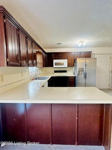 2806 Oakwood Dr, Bardstown, KY 40004