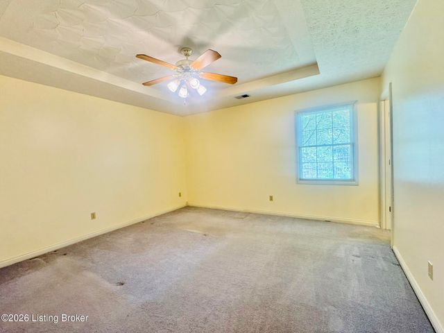 2806 Oakwood Dr, Bardstown, KY 40004
