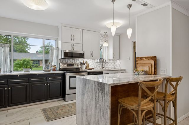 800 N Floyd Road, Richardson, TX 75080