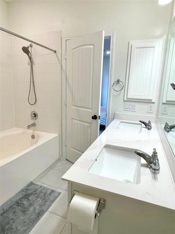 321 Sweet Autumn DR, Georgetown, TX 78626