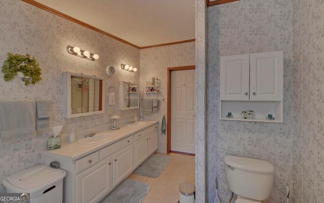 28 Lake Pointe Road, Hartwell, GA 30643