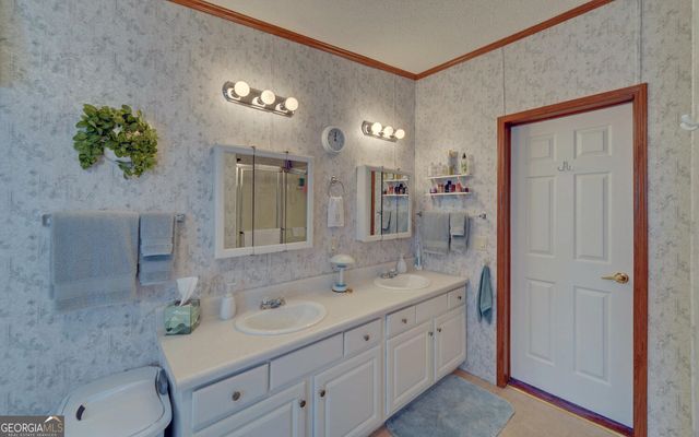 28 Lake Pointe Road, Hartwell, GA 30643