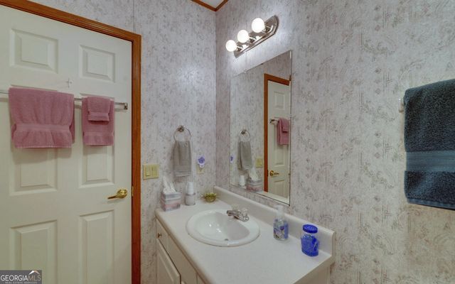 28 Lake Pointe Road, Hartwell, GA 30643