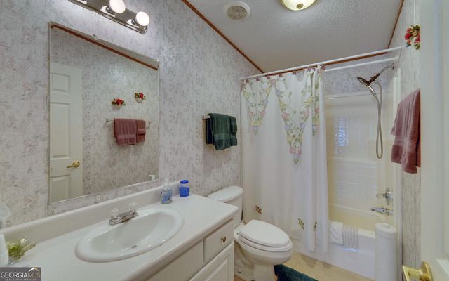 28 Lake Pointe Road, Hartwell, GA 30643
