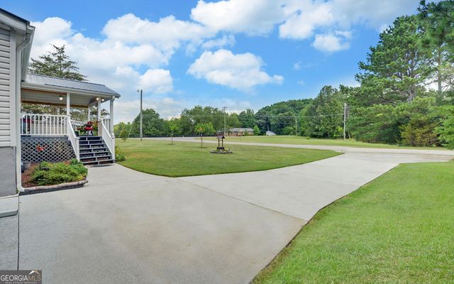28 Lake Pointe Road, Hartwell, GA 30643