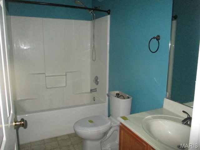 1937 Richmond Springs Lane, Belleville, IL 62220