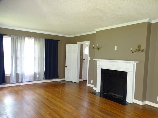 408 W Tyler Street, Ennis, TX 75119