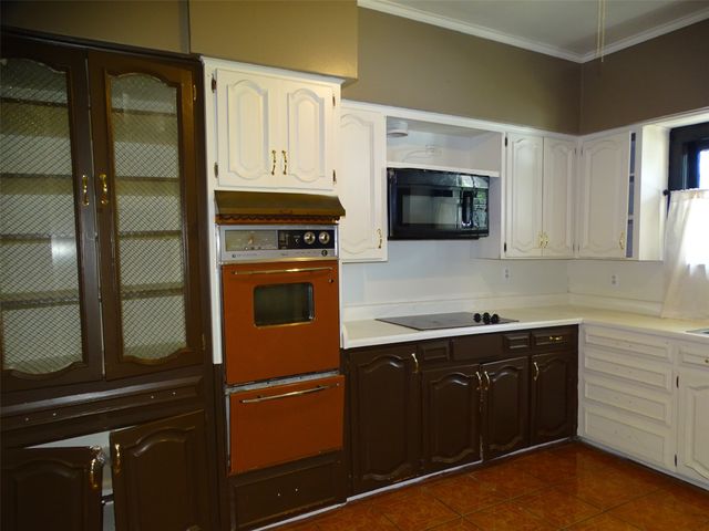408 W Tyler Street, Ennis, TX 75119