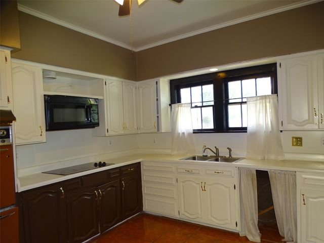 408 W Tyler Street, Ennis, TX 75119