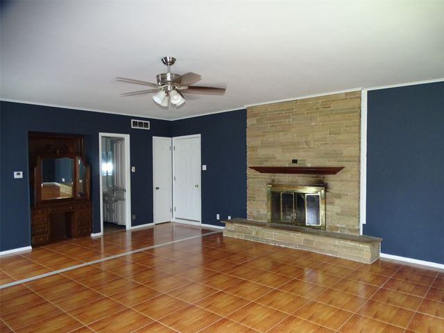 408 W Tyler Street, Ennis, TX 75119