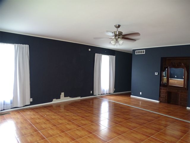 408 W Tyler Street, Ennis, TX 75119