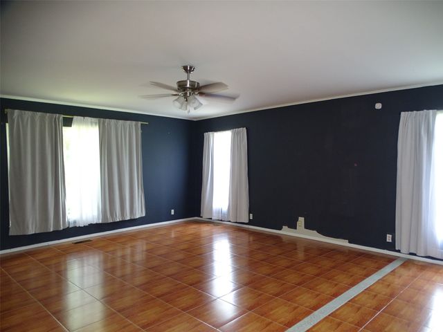408 W Tyler Street, Ennis, TX 75119