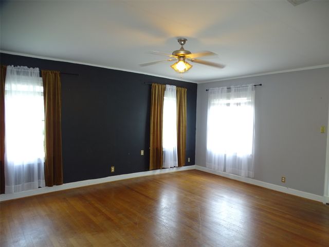 408 W Tyler Street, Ennis, TX 75119