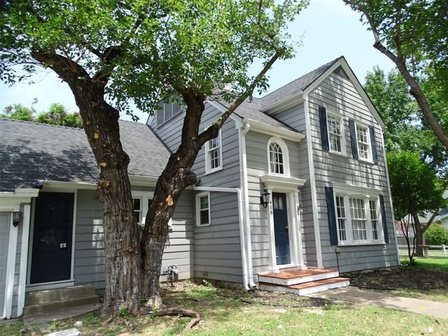 408 W Tyler Street, Ennis, TX 75119