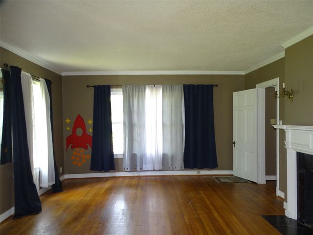 408 W Tyler Street, Ennis, TX 75119