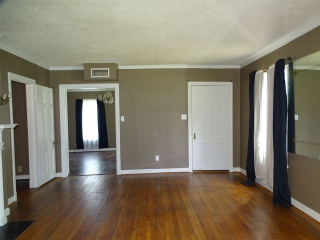 408 W Tyler Street, Ennis, TX 75119