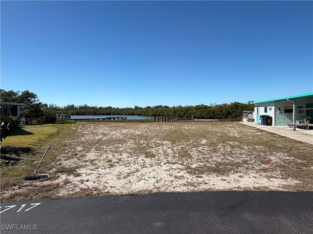 4717 Tahiti DR, Bonita Springs, FL 34134