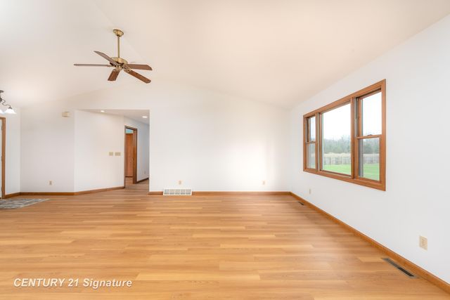 5501 N River Road, Tittabawassee Twp, MI 48623