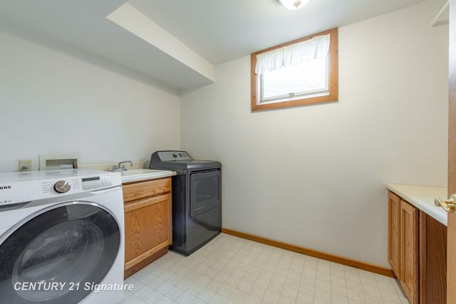 5501 N River Road, Tittabawassee Twp, MI 48623