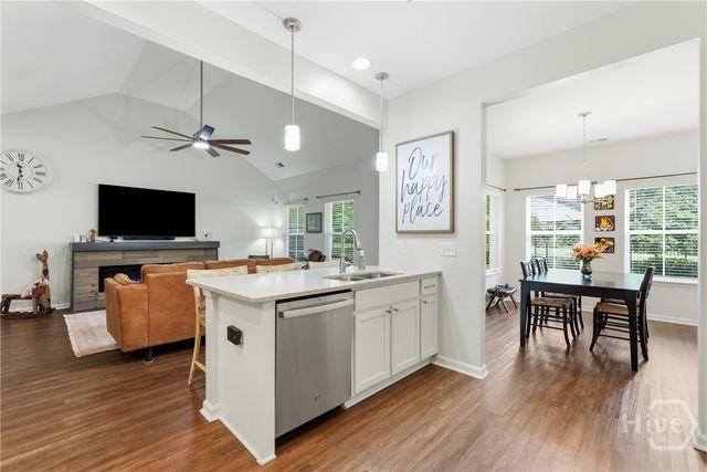 126 Minning Loop, Richmond Hill, GA 31324