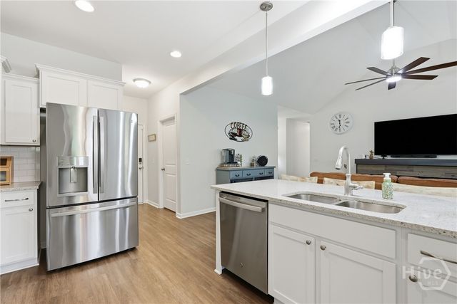 126 Minning Loop, Richmond Hill, GA 31324