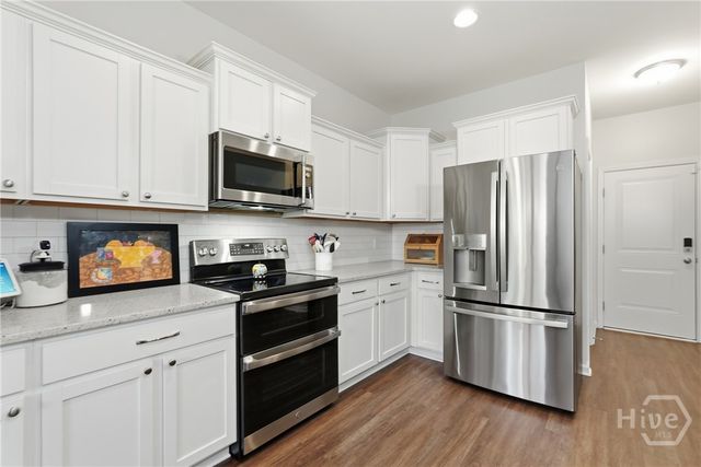 126 Minning Loop, Richmond Hill, GA 31324