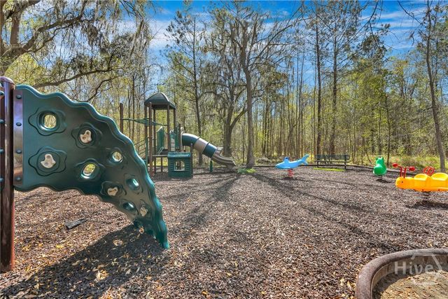 126 Minning Loop, Richmond Hill, GA 31324