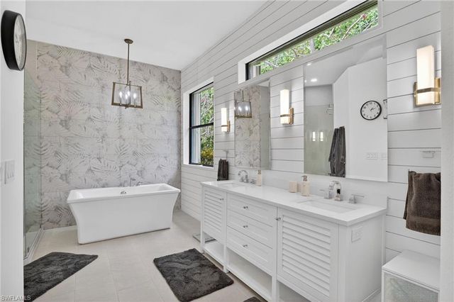 2360 19th ST SW, Naples, FL 34117