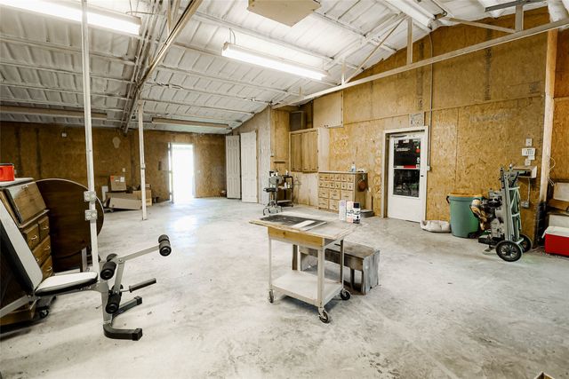 679 County Road 1465, Bonham, TX 75418