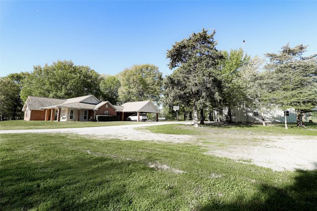 679 County Road 1465, Bonham, TX 75418