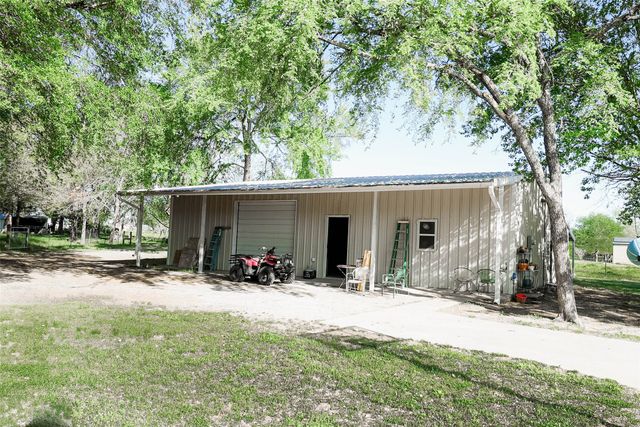 679 County Road 1465, Bonham, TX 75418