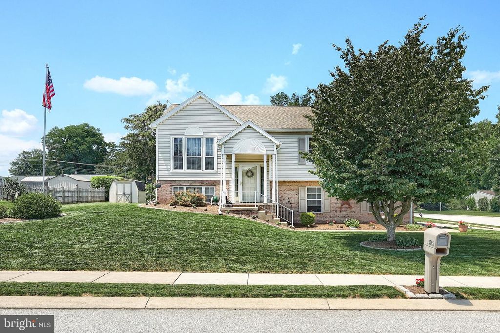 2705 BROOKMAR DR, York, PA 17408