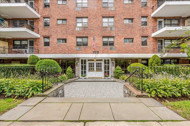 150 S Ocean Avenue 4-H, Freeport, NY 11520