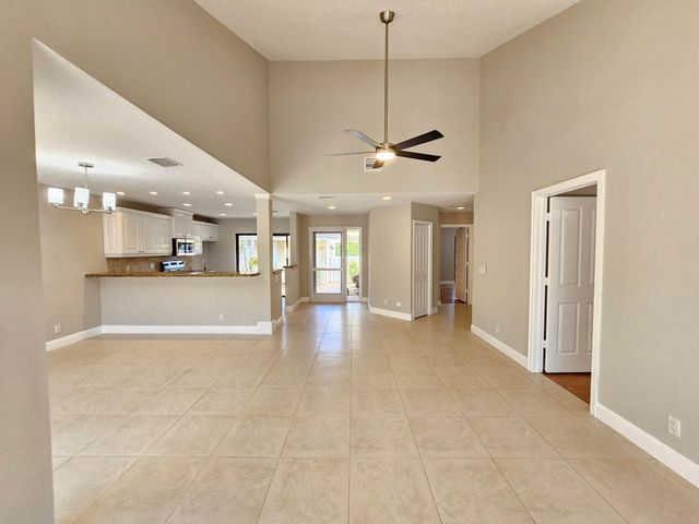 17200 Fownes Crescent, Jupiter, FL 33477