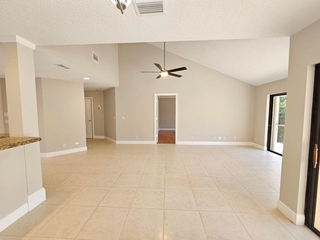 17200 Fownes Crescent, Jupiter, FL 33477