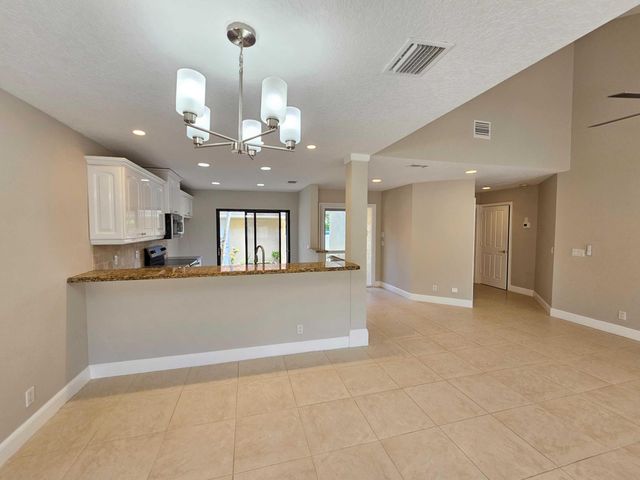 17200 Fownes Crescent, Jupiter, FL 33477