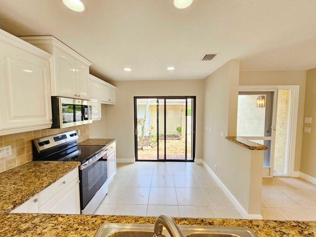 17200 Fownes Crescent, Jupiter, FL 33477