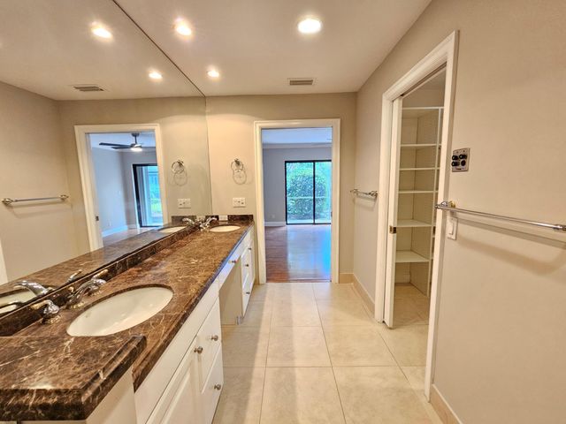 17200 Fownes Crescent, Jupiter, FL 33477