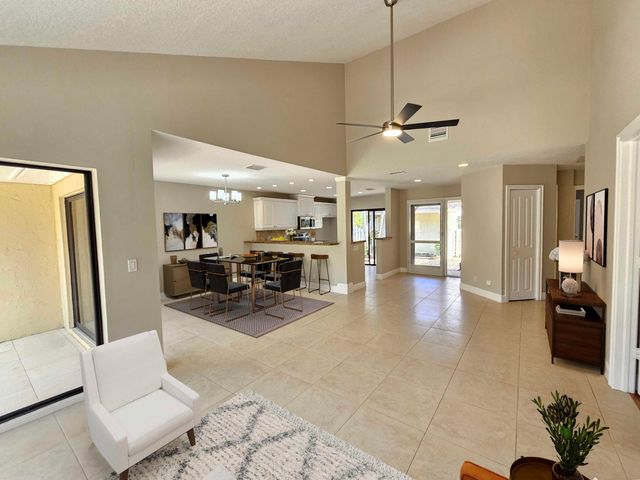 17200 Fownes Crescent, Jupiter, FL 33477