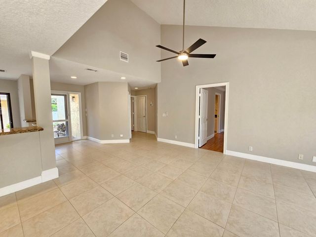 17200 Fownes Crescent, Jupiter, FL 33477