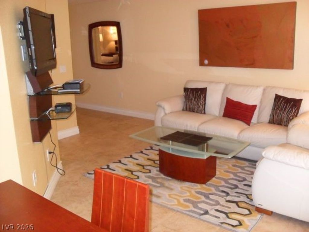270 FLAMINGO Road 436, Las Vegas, NV 89169