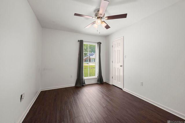 32575 Madeline Dr, Denham Springs, LA 70706