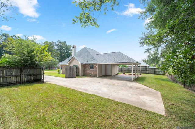 32575 Madeline Dr, Denham Springs, LA 70706