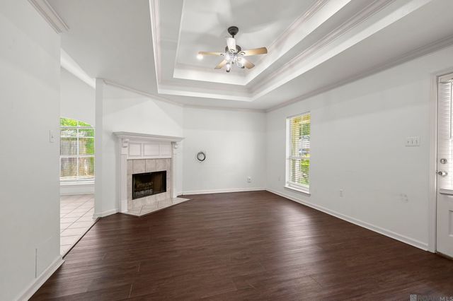 32575 Madeline Dr, Denham Springs, LA 70706