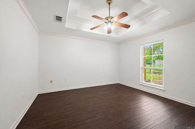 32575 Madeline Dr, Denham Springs, LA 70706