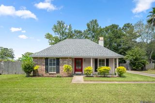32575 Madeline Dr, Denham Springs, LA 70706