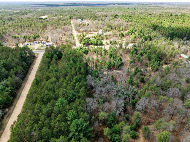 W6062 N Lake Drive, New Lisbon, WI 53950