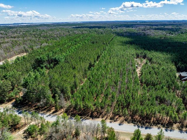 W6062 N Lake Drive, New Lisbon, WI 53950
