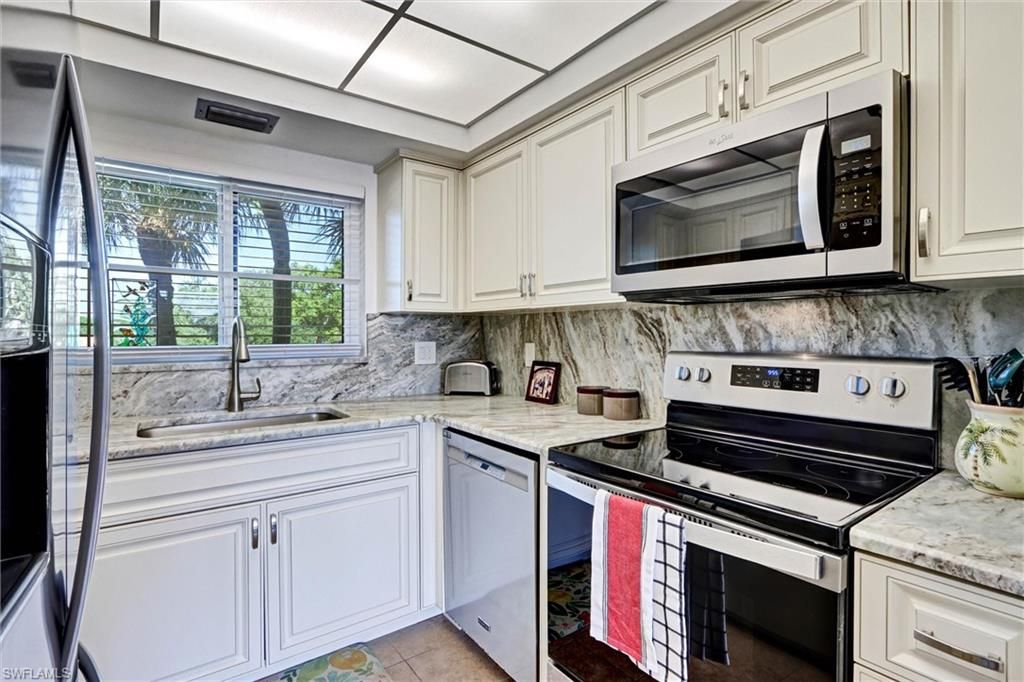 4240 Steamboat BEND 303, FORT MYERS, FL 33919 — photo 2